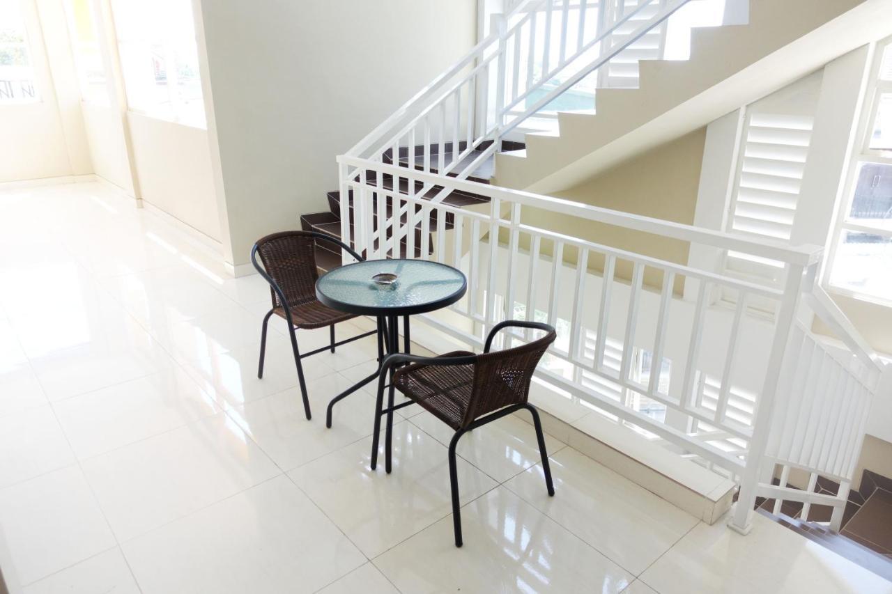 Kelir Residence Semarang Extérieur photo